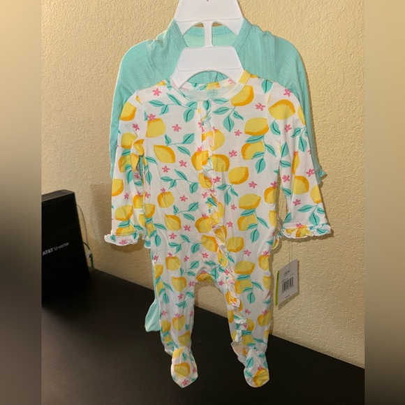 LITTLE ME. 2 piece footies set - Picture 8 of 8